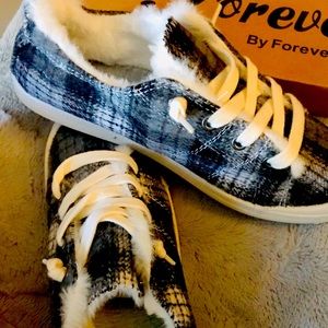 Forever Brand 🎄 Fur lined 🎄 still in box